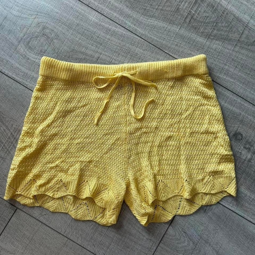 Almost Famous Yellow Knit Ruffle Shorts‎ Size L